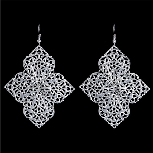 New BOHO filigree silver tone earrings - Picture 2 of 5